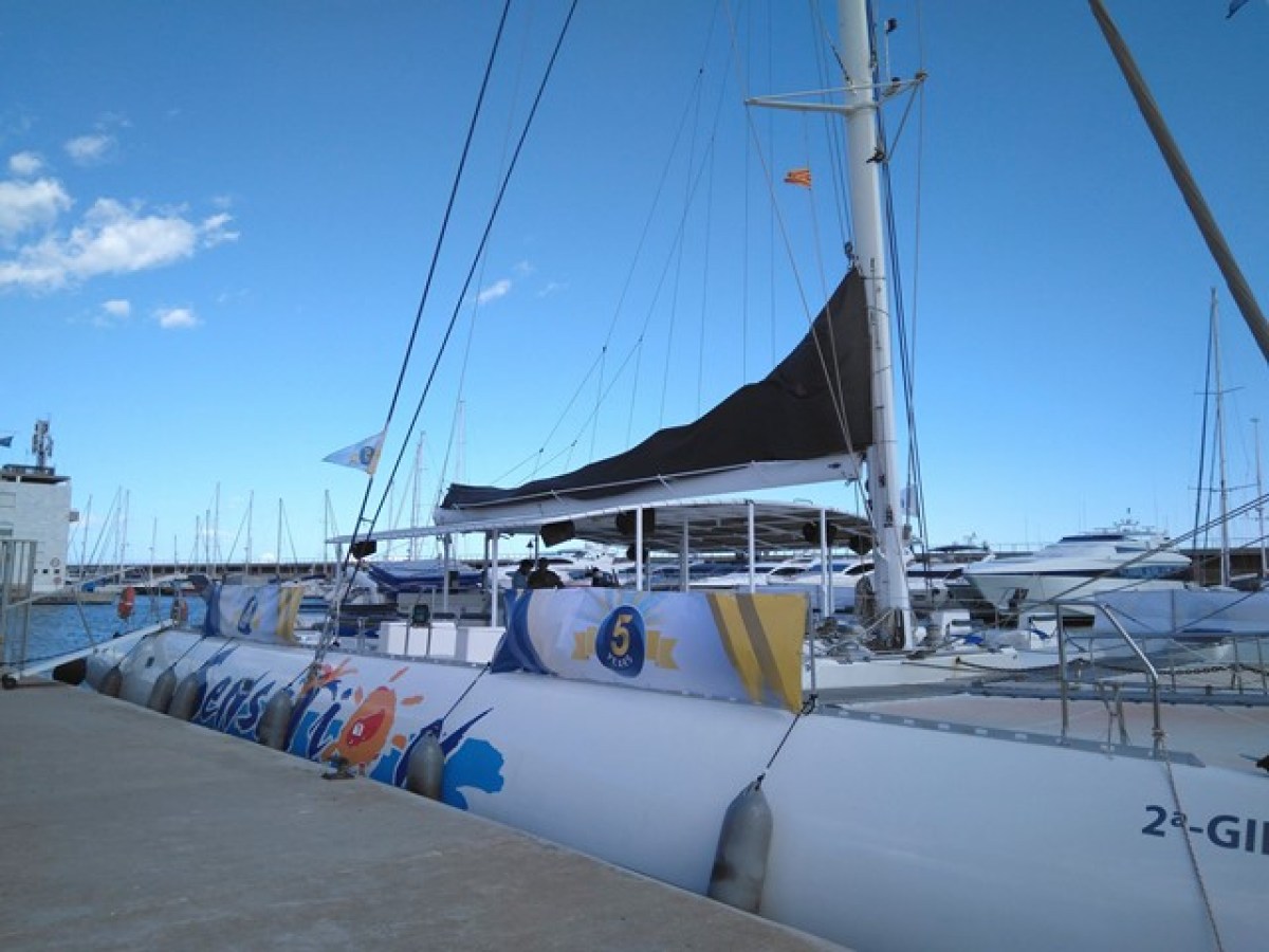 Detalle de lonas laterales