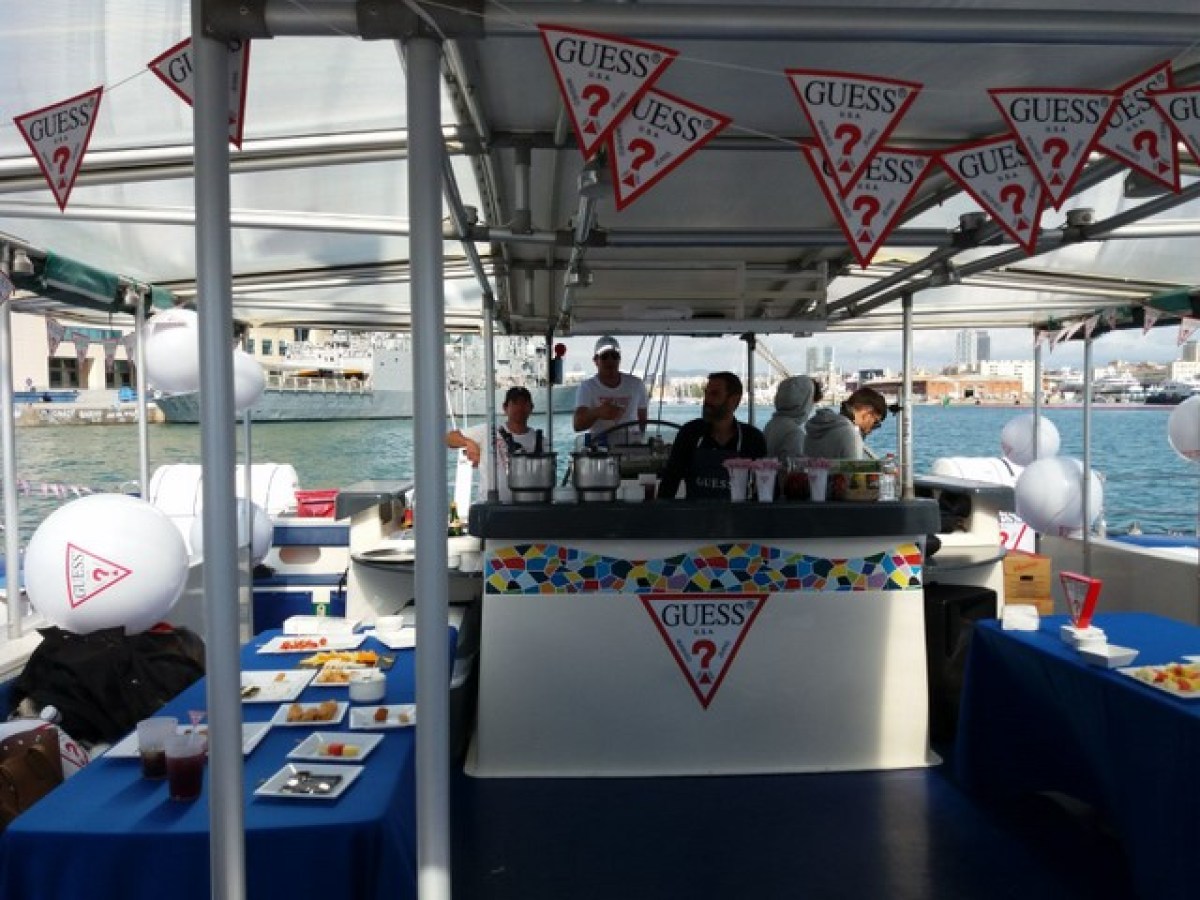 Decoración Catamarán evento corporativo