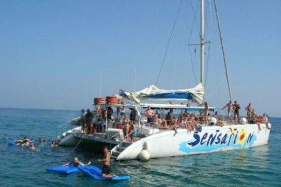 Colchonetas en el mar en Barcleona